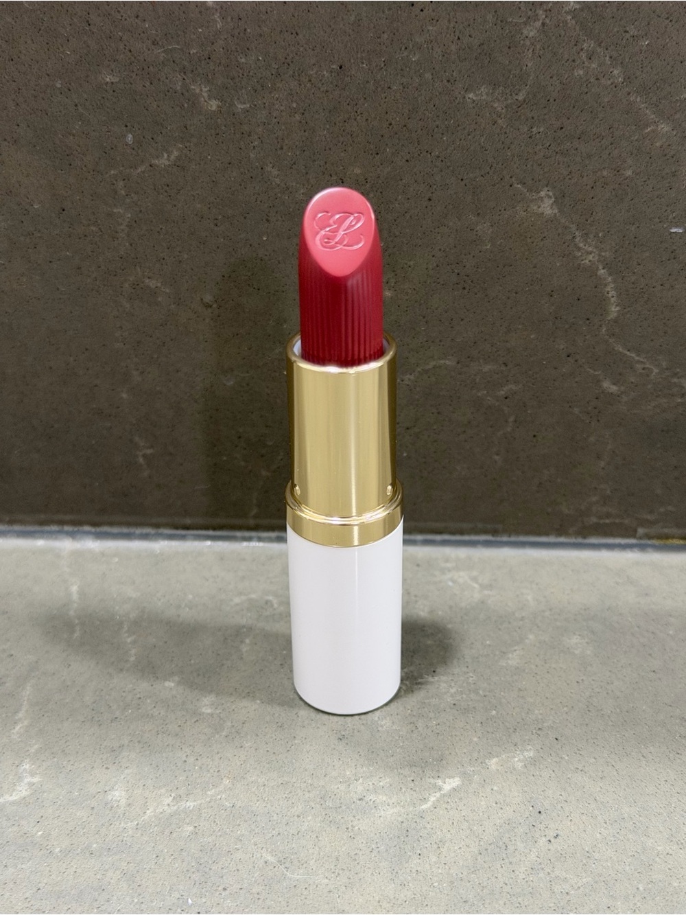 Estee Lauder Pure Color Lipstick 670 Bold Desires